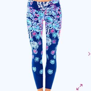 Lilly Pulitzer Gypsea Girl luxletic leggings size large NWOT